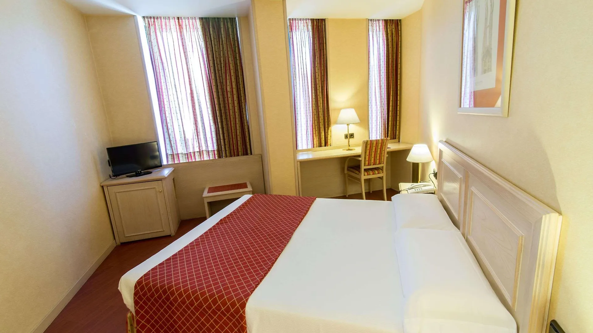 Sunotel Junior Barcelona Hotel