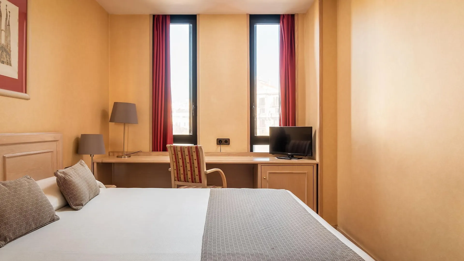 Sunotel Junior Barcelona Hotel