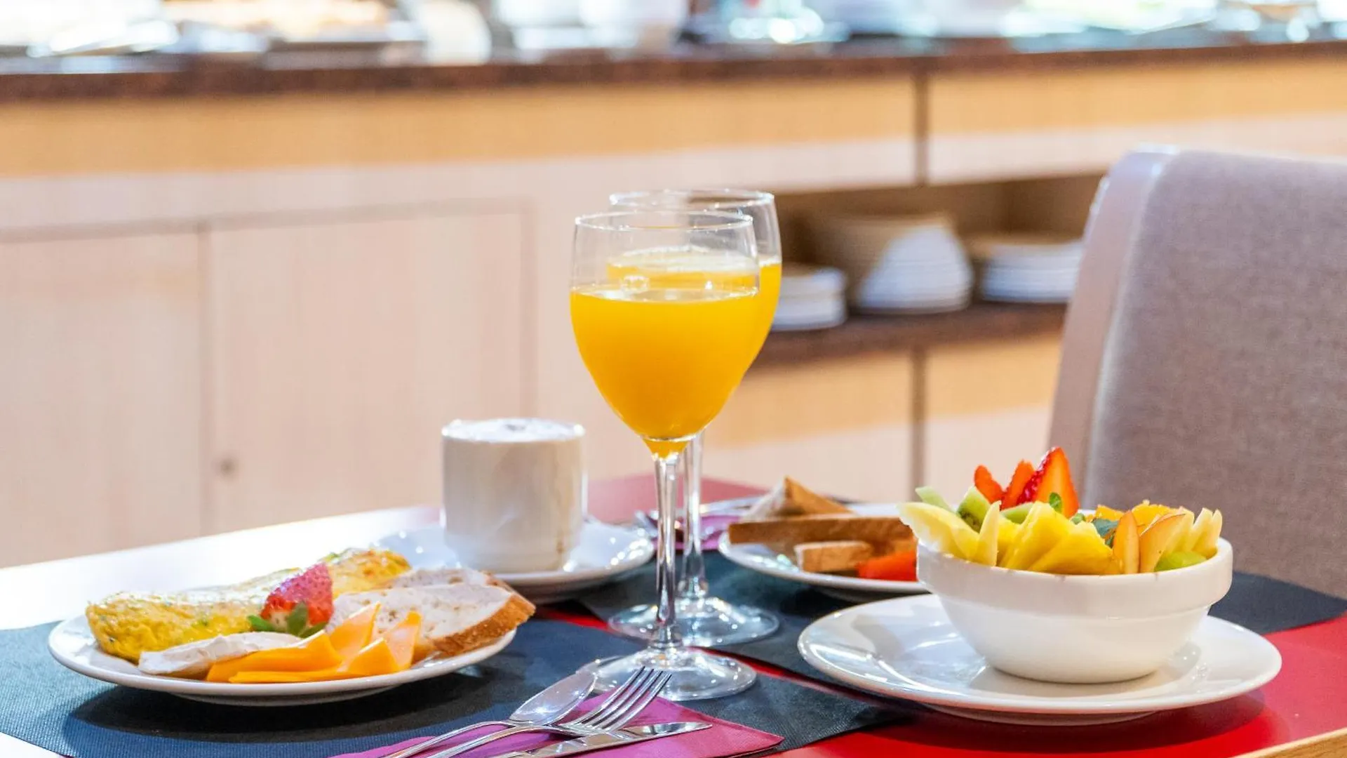 Sunotel Junior Barcelona Hotel