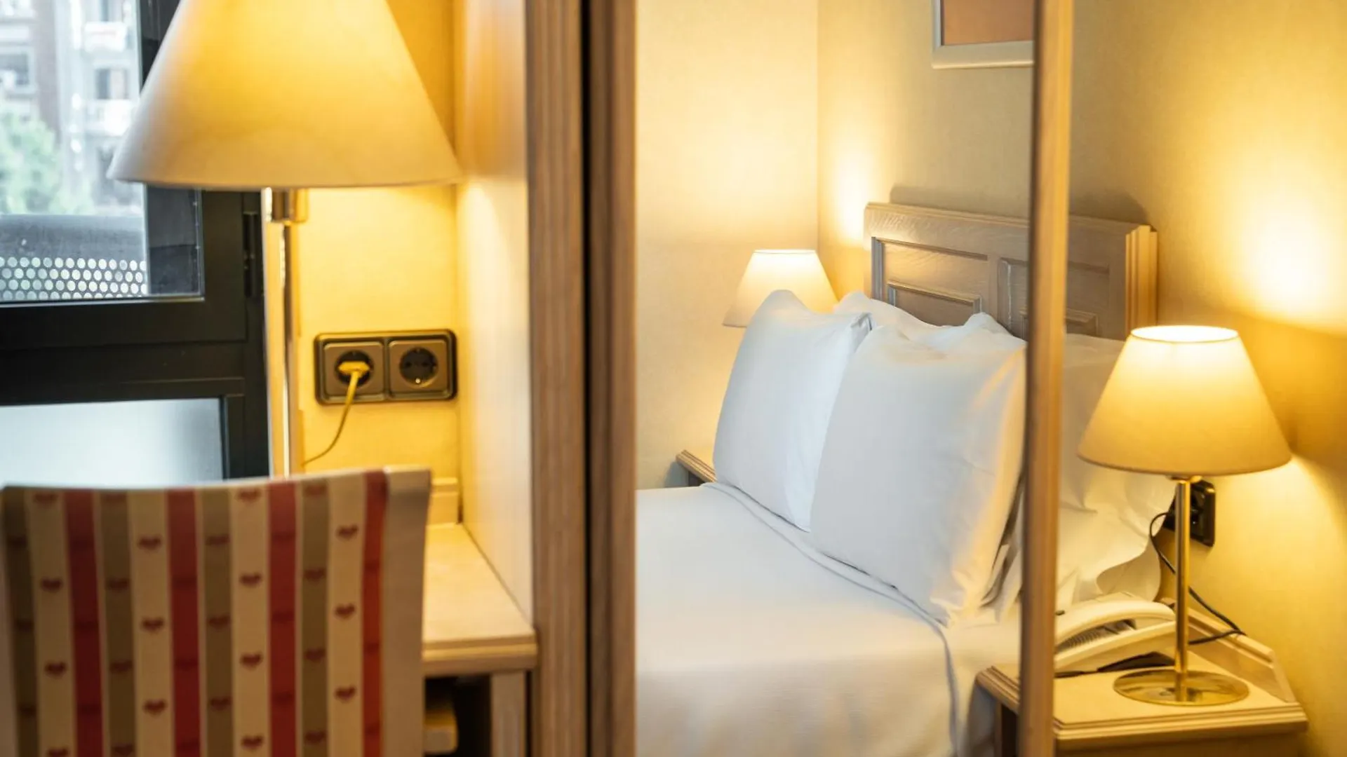 Sunotel Junior Barcelona Hotel