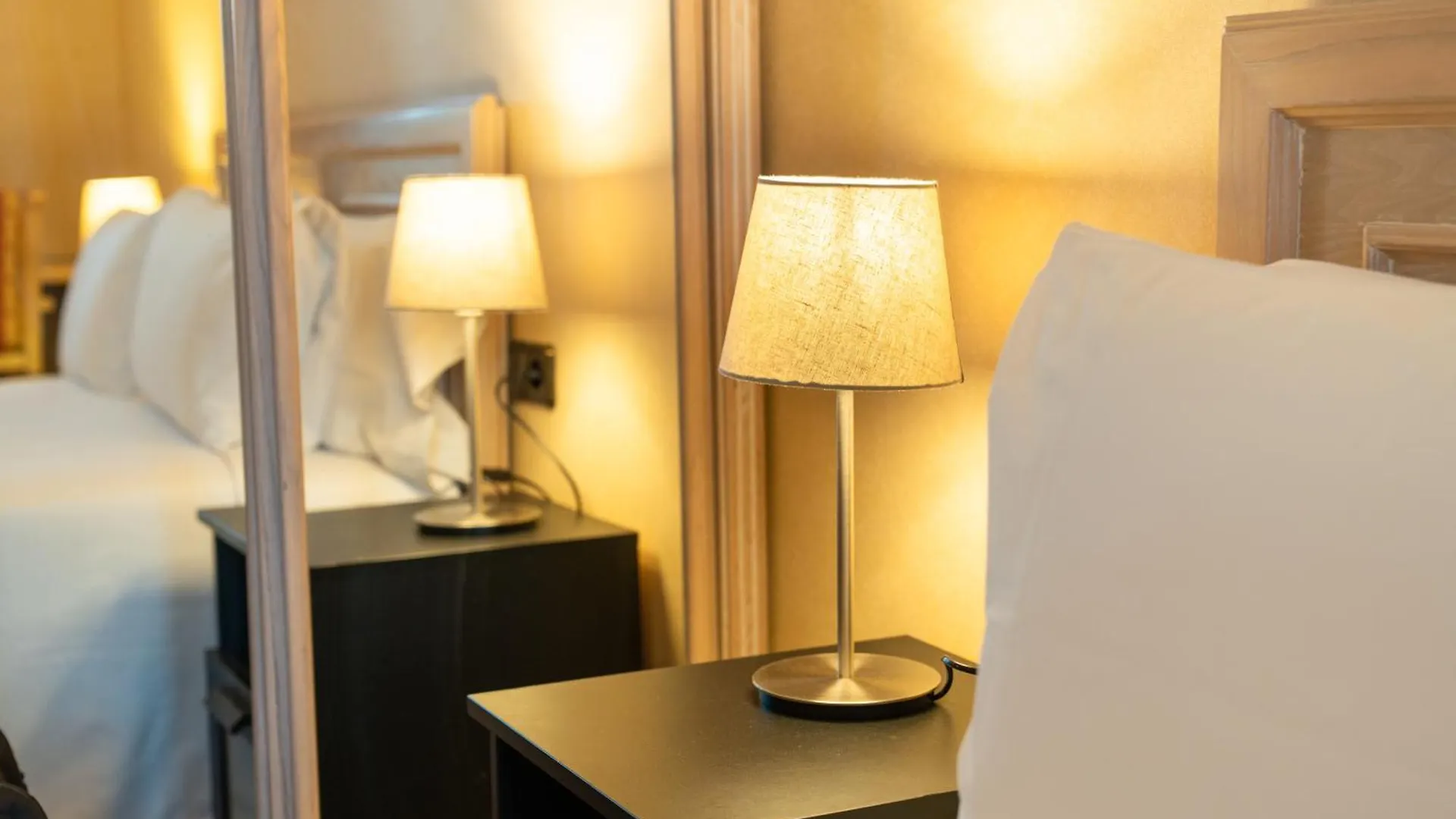 Sunotel Junior Barcelona Hotel